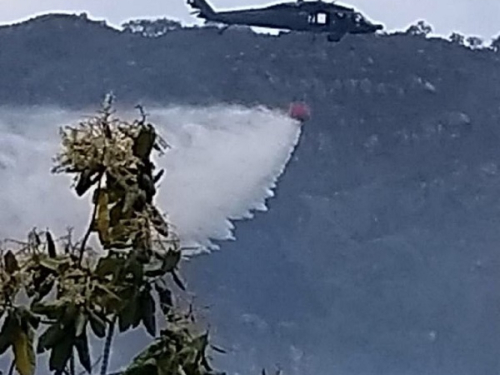 Fuerza Aérea dirige extinción de incendio en inmediaciones del Cerro El Venado en Yopal