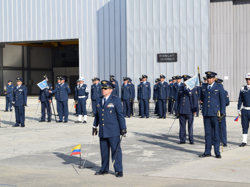 Ceremonia de transmisión de mando en el Comando Aéreo de Mantenimiento