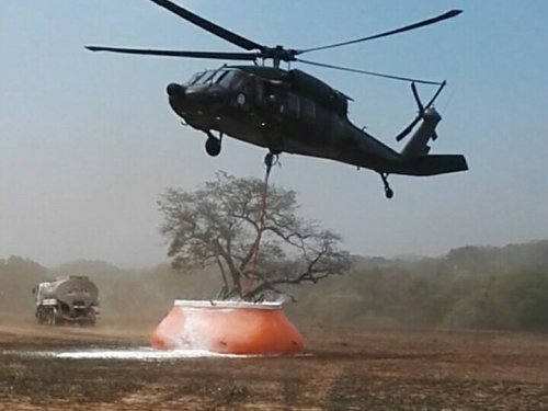 uerza Aérea dirige extinción de incendio en inmediaciones del Cerro El Venado en Yopal.