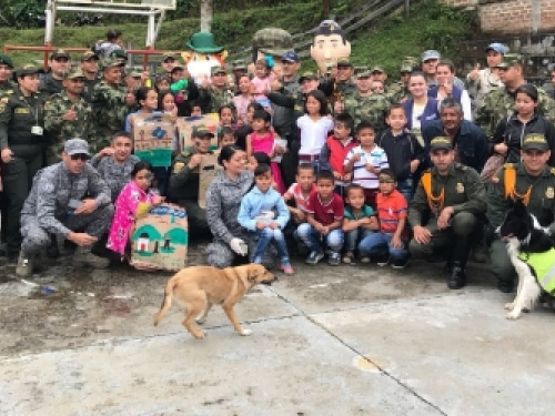 Vereda San Fernando en el Tolima se beneficia gracias la Fuerza Aérea Colombiana