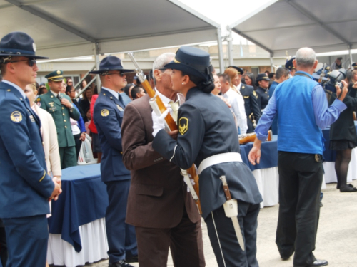 Emotiva ceremonia de Juramento de Bandera y Entrega de Armas