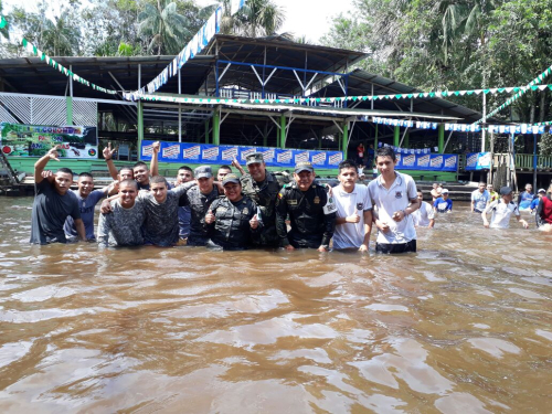 Grupo Aéreo del Amazonas protector de las aguas ondeantes de la selva infinita