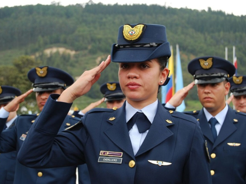 Fuerza Aérea Colombiana convoca a técnicos profesionales yo tecnólogos