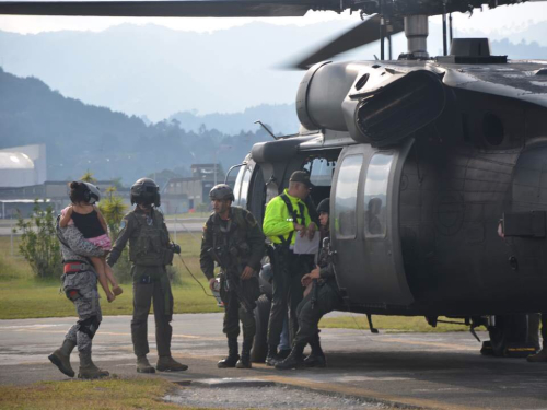 Fuerza Aérea y Policía Nacional participan en misión de rescate en Antioquia