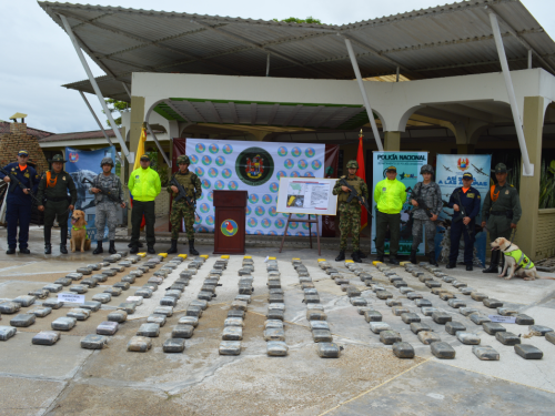 Fuerza Aérea Colombiana participa en operación contra delincuencia organizada en el Amazonas