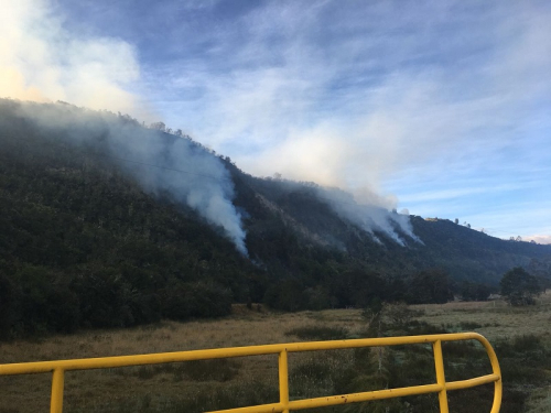 Fuerza Aérea lidera extinción de incendio en Cómbita, Boyacá