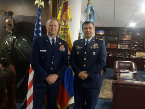 Visita del señor Teniente General Mark Kelly Comandante de la 12a. Fuerza Aérea y Fuerzas Aéreas del Sur de los Estados Unidos  a la Fuerza Aérea Colombiana