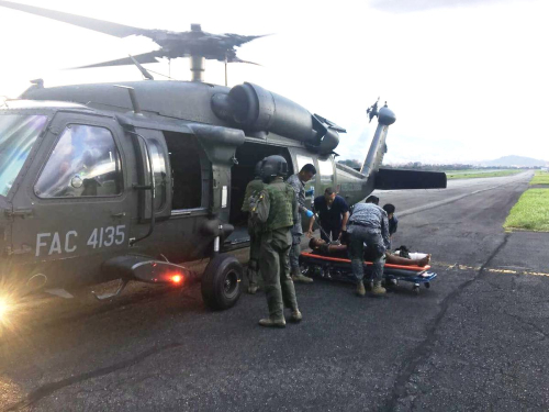 En un ángel de metal y un avión medicalizado se salvan dos vidas