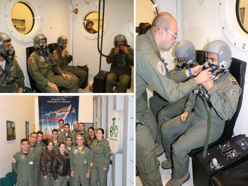 Pilotos de la Fuerza Aérea Chilena reciben entrenamiento en fisiológico en Colombia