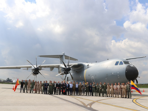 A-400 el avión táctico y estratégico más moderno de Airbus llega a Colombia