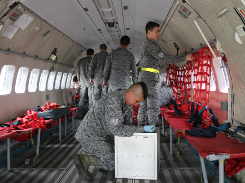 Aeronaves y tripulaciones de la Fuerza Aérea Colombiana en  alistamiento preventivo ante emergencia en Antioquia.