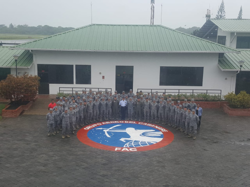 Técnico jefe de comando fuerza aérea 