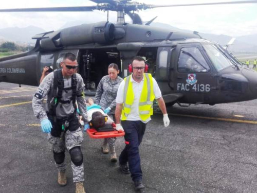 Un UH-60 Black Hawk del Comando Aéreo de Combate No.5, salva la vida de un menor en delicado estado de salud