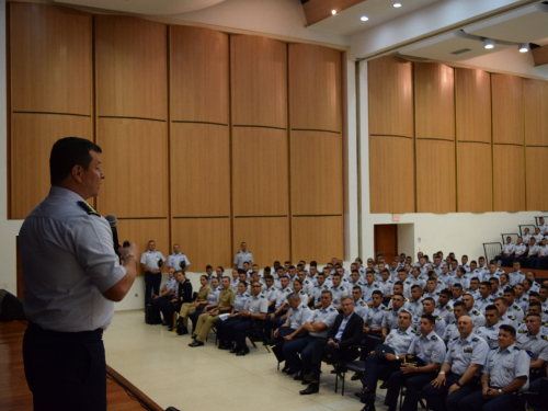 “Cátedra Colombia” a los Cadetes de la Escuela Militar de Aviación