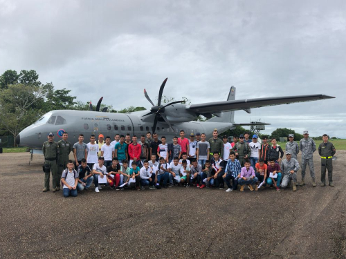 72 Jóvenes deportistas de la Macarena participaron en juegos intercolegiados con apoyo de la Fuerza Aérea 