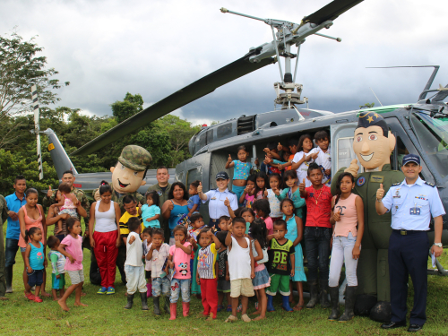 Fuerza Aérea lideró jornada de apoyo que benefició a la comunidad indígena El Diamante, en el Caquetá