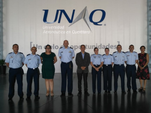  Los estudiantes de la segunda cohorte de la Maestría en Logística Aeronáutica – MAELA, de la Escuela de Postgrados de la Fuerza Aérea Colombiana – EPFAC, realizaron una visita geoestratégica internacional a la Universidad Aeronáutica en Querétaro – UNAQ, ubicada en la ciudad de Colón, México.
