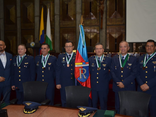 Reconocimiento es entregado en Antioquia a los Profesionales Oficiales de la Reserva de la Fuerza Aérea