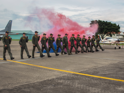 Cadetes de tercer año de EMAVI celebraron su “Vuelo Solo"