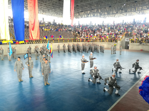 Los habitantes de La Dorada, Caldas y Puerto Salgar, Cundinamarca celebraron junto a la Fuerza Aérea Colombiana el Día de la Independencia de Colombia, en compañía del Ejercito, Policia Nacional y autoridades civiles quienes presidieron los actos protocolarios.