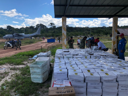 60 toneladas de ayuda humanitaria ha transportado la Fuerza Aérea Colombiana para los damnificados del invierno en Vichada y Guainía.