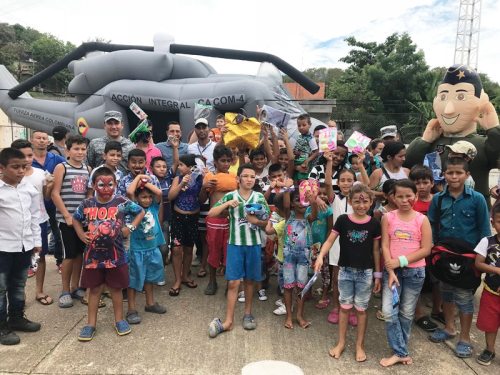 Cinco barrios del municipio de Girardot se beneficiaron gracias a la Fuerza Aérea Colombiana