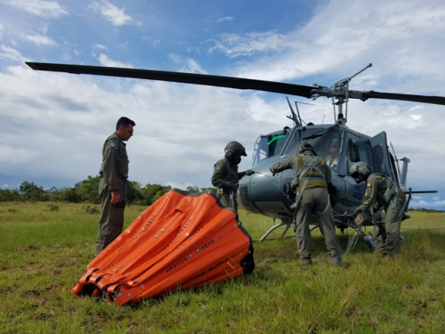 Fuerza Aérea Colombiana realizó ejercicio de extinción de incendios con Bambi Bucket en Vichada