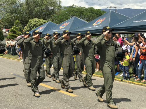 El Comando Aéreo de Combate No.4 celebró los 208 años de independencia