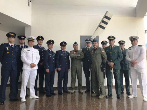 Oficiales de la Fuerza Aérea de Paraguay y México y de la Marina de Guerra del Perú, formarán parte del Curso No 61 de Piloto Básico de Helicópteros