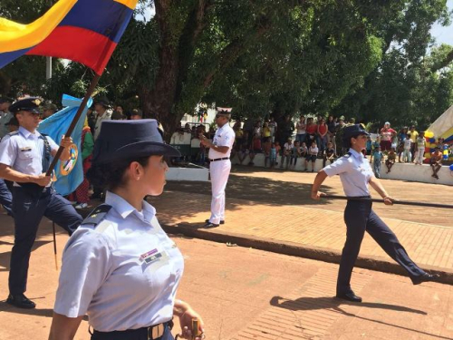 Fuerza Aérea Colombiana participó en desfiles de 20 de Julio en Vichada y Guianía