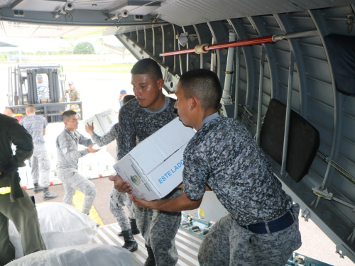 Fuerza Aérea se despliega para llevar ayuda humanitaria