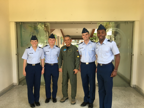 Cadetes de la USAFA inician intercambio académico en la Fuerza Aérea