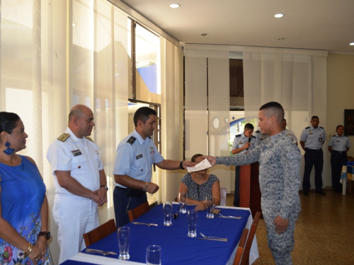49 jóvenes finalizaron el servicio militar en el Grupo Aéreo del Caribe