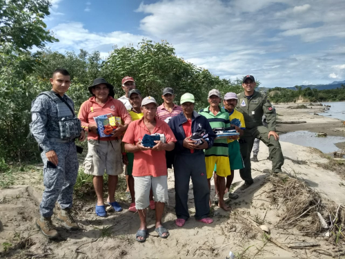 Comando Aéreo de Combate No. 1 cada vez más cerca de la comunidad
