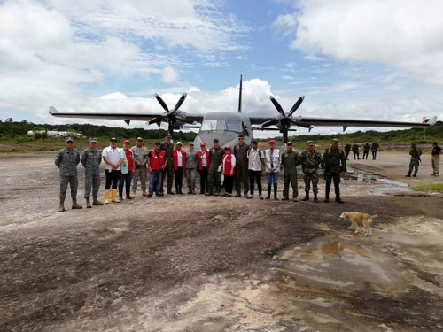 Fuerza Aérea Colombiana junto con Gobernación del Caquetá realiza apoyo humanitario a Resguardo Indígena Andoque de Aduche en Caquetá