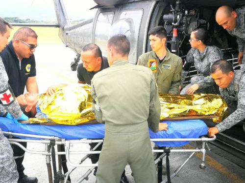 Fuerza Aérea realiza evacuación aeromédica de indígena en el Alto Naya