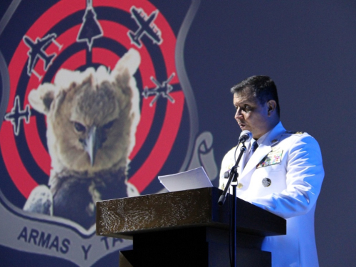 General Bueno materializa su legado en el Centro de Armas y Tácticas de la Fuerza Aérea Colombiana
