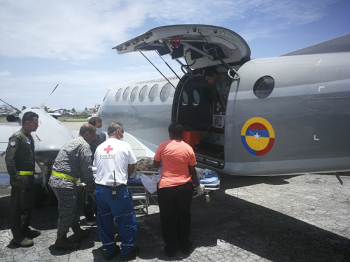 La Fuerza Aérea Colombiana traslada a menor isleño a Barranquilla