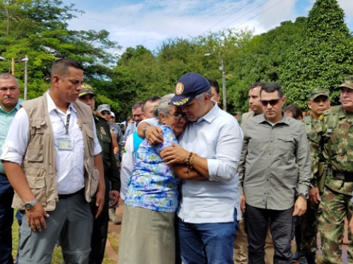 Presidente Iván Duque y Fuerza Aérea Colombiana recorrieron barrios inundados de Puerto Carreño