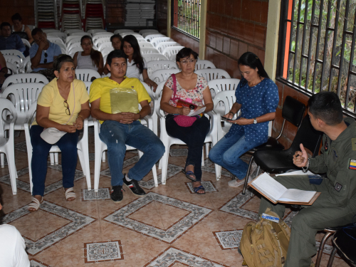 El Comando Aéreo de Combate No. 4 junto a la empresa Interaseo S.A.S E.S.P. Ibagué, verificaron proyectos realizados en el municipio de Villarica