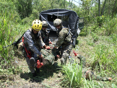 Comandos especiales de 12 países fortalecen su entrenamiento en misiones de rescate en combate