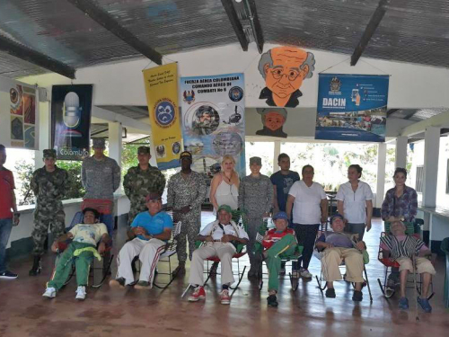 Fuerza Aérea Colombiana apadrina Hogar Geriátrico en Solano, Caquetá