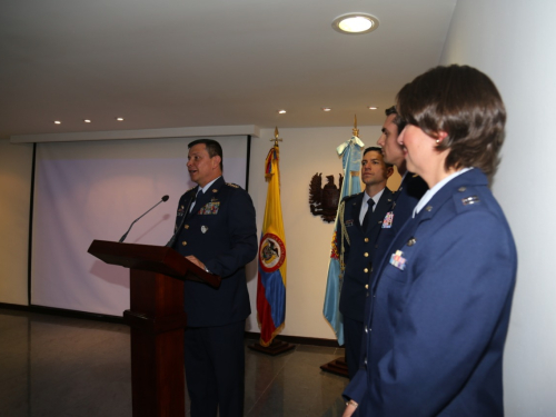 Fuerza Aérea Colombiana acompaña celebración de Aniversario No. 71 de la Fuerza Aérea de los Estados Unidos