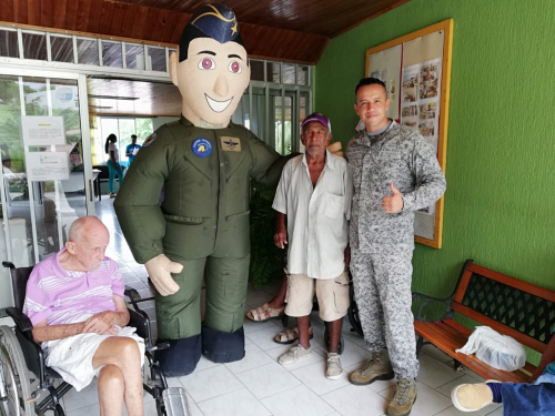 El Hogar del Anciano San Pedro Claver una vez más recibió al Grupo Aéreo del Caribe