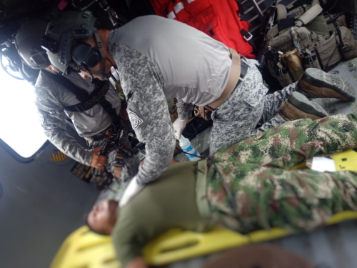 Fuerza Aérea realiza evacuación aeromédica de un soldado profesional en Nariño
