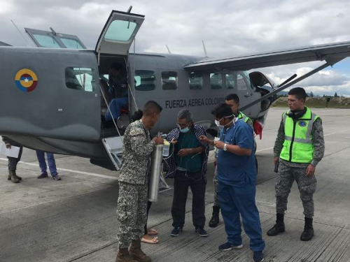 Fuerza Aérea Colombiana realizó el traslado aeromédico de adulto mayor con neumonía severa