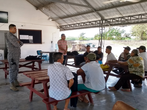 Pescadores de La Dorada, Caldas, se reúnen en el Comando Aéreo de Combate No. 1