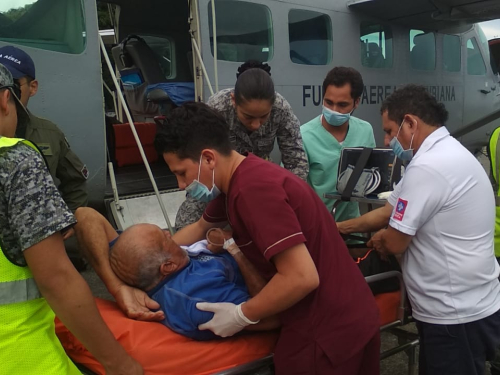 Adulto mayor en delicado estado de salud fue evacuado por la Fuerza Aérea
