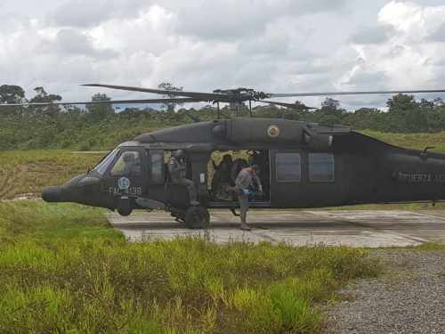 Dos soldados son evacuados desde Nemota, Chocó, por la Fuerza Aérea