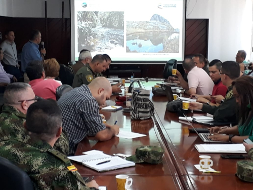 Fuerza Aérea reforzará medidas de seguridad para contrarrestar minería ilegal en el parque farallones de Cali.
